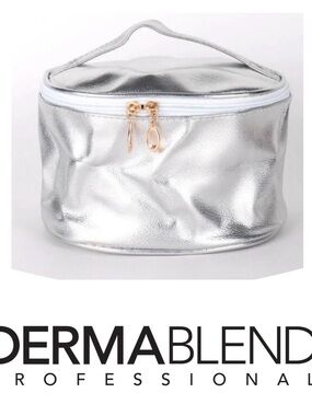 DERMABLEND TRIXIE SILVER METALLIC MAKEUP BAG